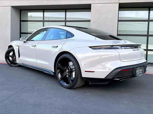 2022 Porsche Taycan GTS
