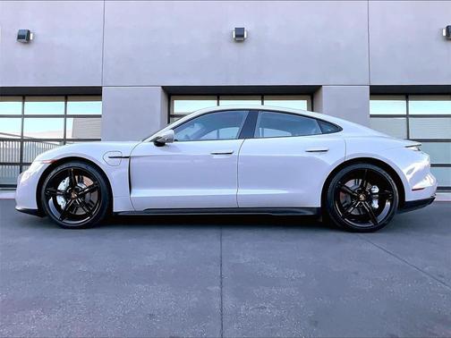 2022 Porsche Taycan GTS