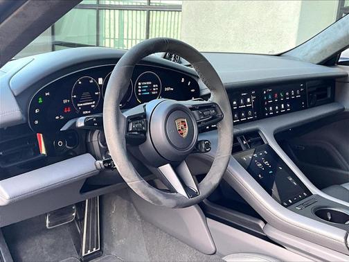 2022 Porsche Taycan GTS