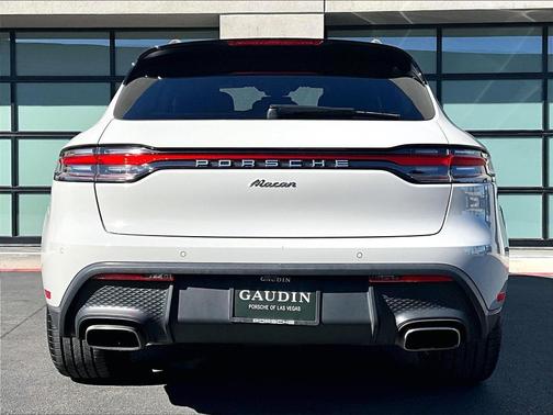 2023 Porsche Macan 
