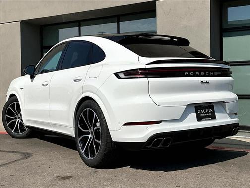 2025 Porsche Cayenne Turbo