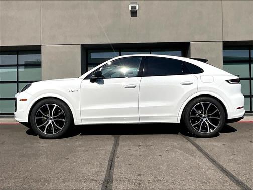 2025 Porsche Cayenne Turbo