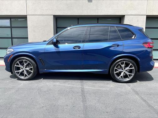 Phytonic Blue Metallic 2021 BMW X5 xDrive40i