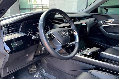 2019 Audi e-tron Prestige