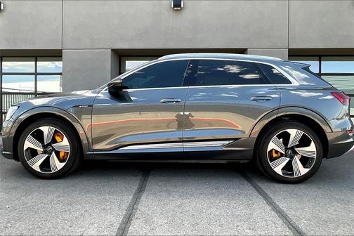 2019 Audi e-tron Prestige