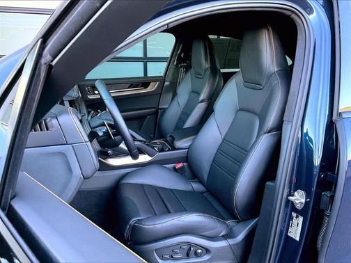 2024 Porsche Cayenne Turbo GT