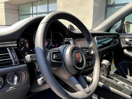 2025 Porsche Macan S