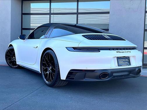 2024 Porsche 911 Targa 4 GTS