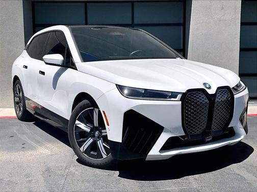 Mineral White Metallic 2023 BMW iX xDrive50