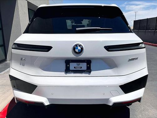 Mineral White Metallic 2023 BMW iX xDrive50