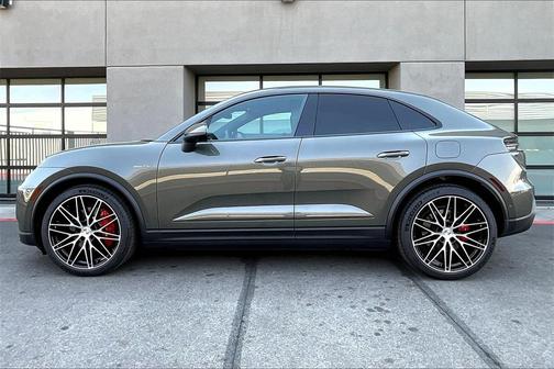 2025 Porsche Macan 4S