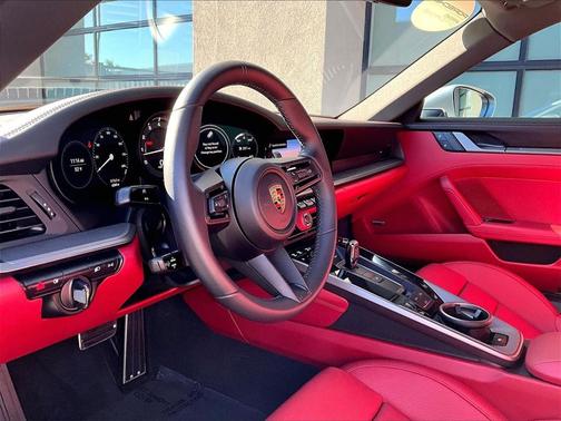 2024 Porsche 911 Carrera