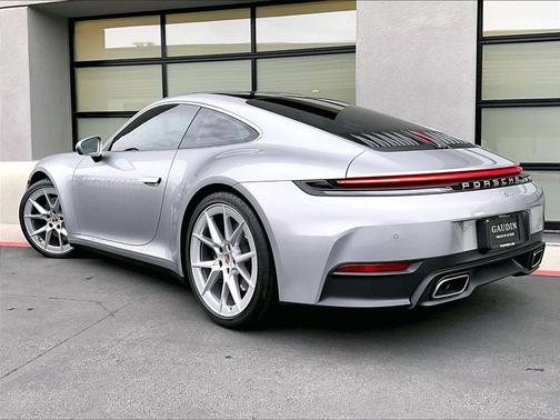 2025 Porsche 911 Carrera