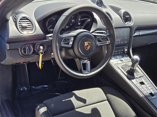 2023 Porsche 718 Spyder Base