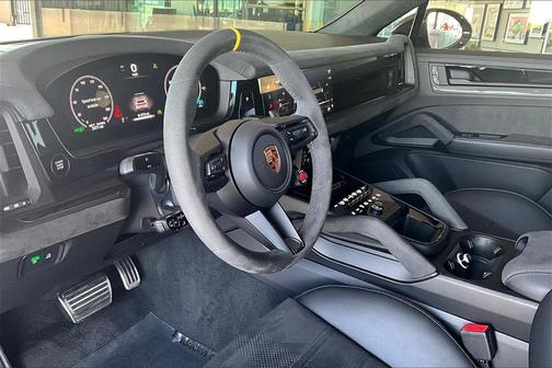 2025 Porsche Cayenne Turbo GT