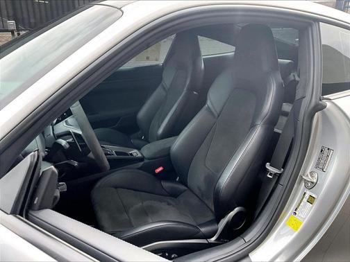 2023 Porsche 911 Carrera 4 GTS