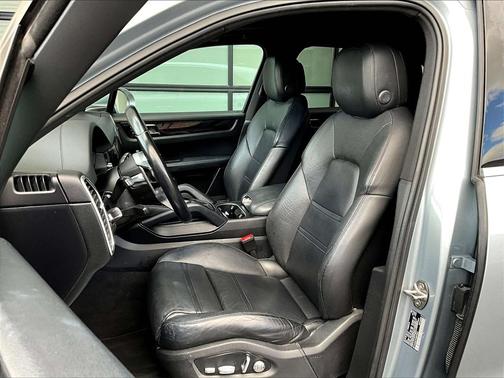 2020 Porsche Cayenne Base