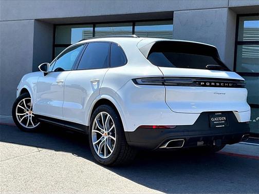 2025 Porsche Cayenne Base