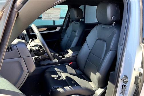 2025 Porsche Cayenne Base