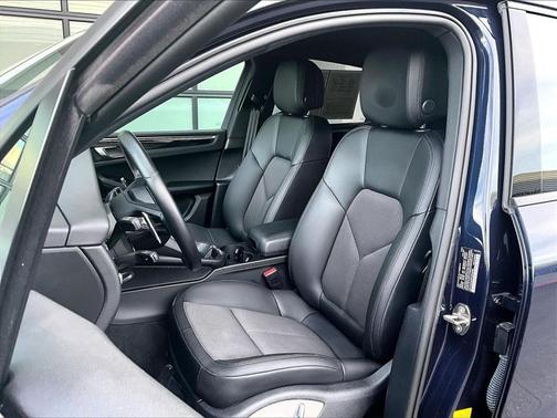 2023 Porsche Macan 