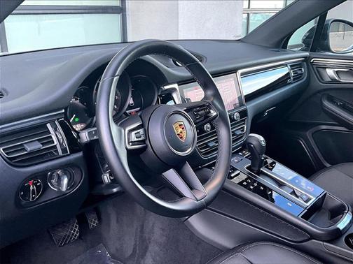 2023 Porsche Macan 