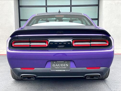 Plum Crazy Pearlcoat 2023 Dodge Challenger SRT Hellcat