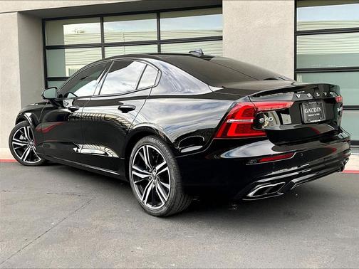 2019 Volvo S60 T6 R-Design