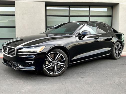 2019 Volvo S60 T6 R-Design