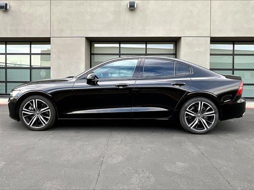 2019 Volvo S60 T6 R-Design