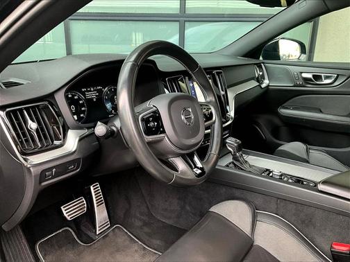 2019 Volvo S60 T6 R-Design