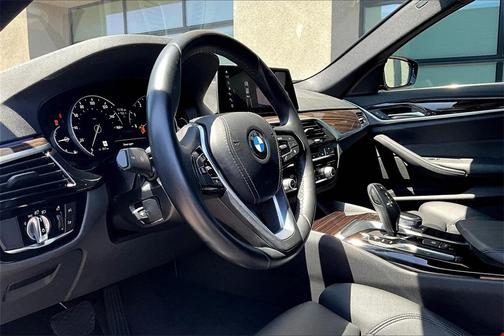 2019 BMW 530 i