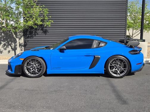 2023 Porsche 718 Cayman GT4 RS