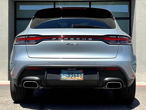 2025 Porsche Macan