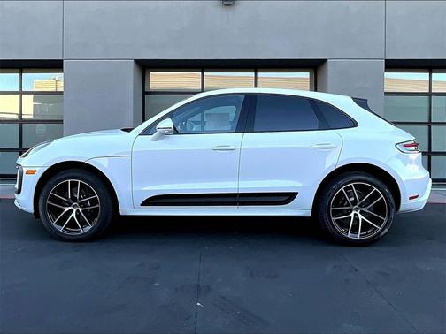 2026 Porsche Macan 