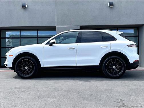 2023 Porsche Cayenne 