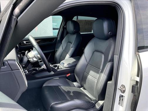 2023 Porsche Cayenne 