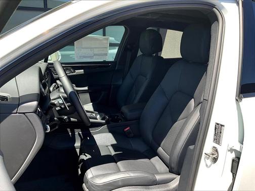 White 2025 Porsche Macan