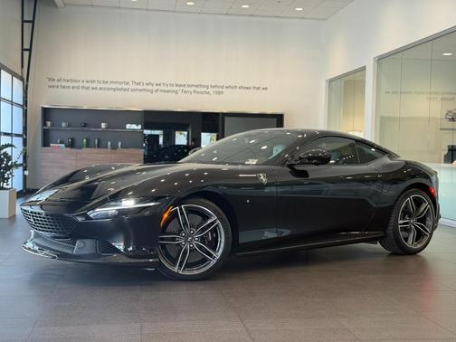 2022 Ferrari Roma Base