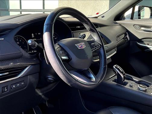 2022 Cadillac XT4 Sport