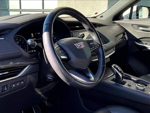 2022 Cadillac XT4 Sport