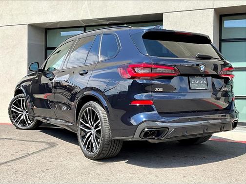 2022 BMW X5 M50i