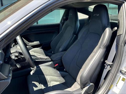 2025 Porsche 911 Carrera GTS