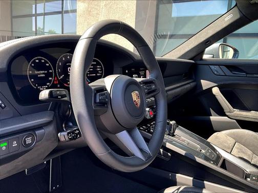 2025 Porsche 911 Carrera GTS