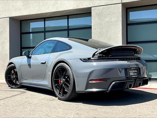 2025 Porsche 911 Carrera GTS