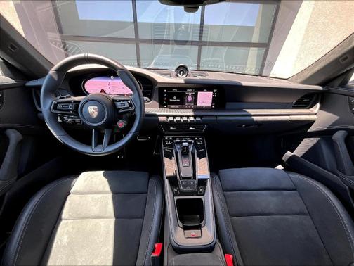 2025 Porsche 911 Carrera GTS