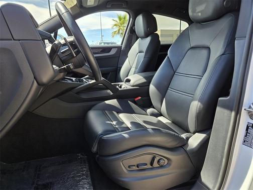 2024 Porsche Cayenne AWD