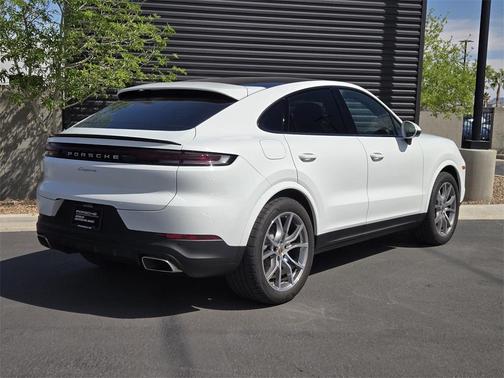 2024 Porsche Cayenne AWD