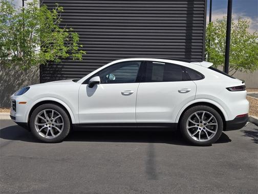 2024 Porsche Cayenne AWD