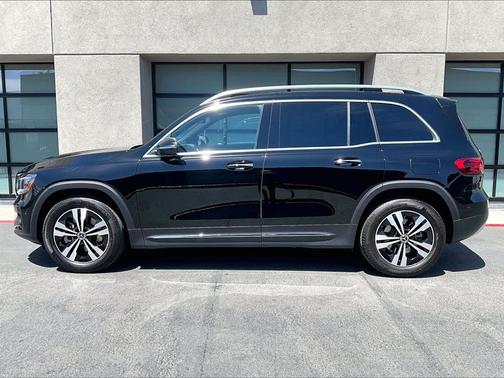 Black 2025 Mercedes-Benz GLB 250 Base