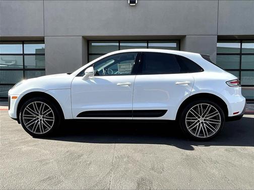 2026 Porsche Macan 